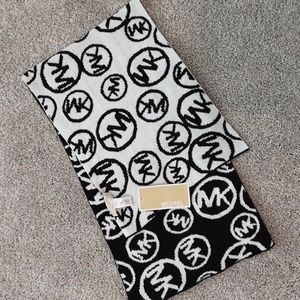 Michael Kors Black and White scarf